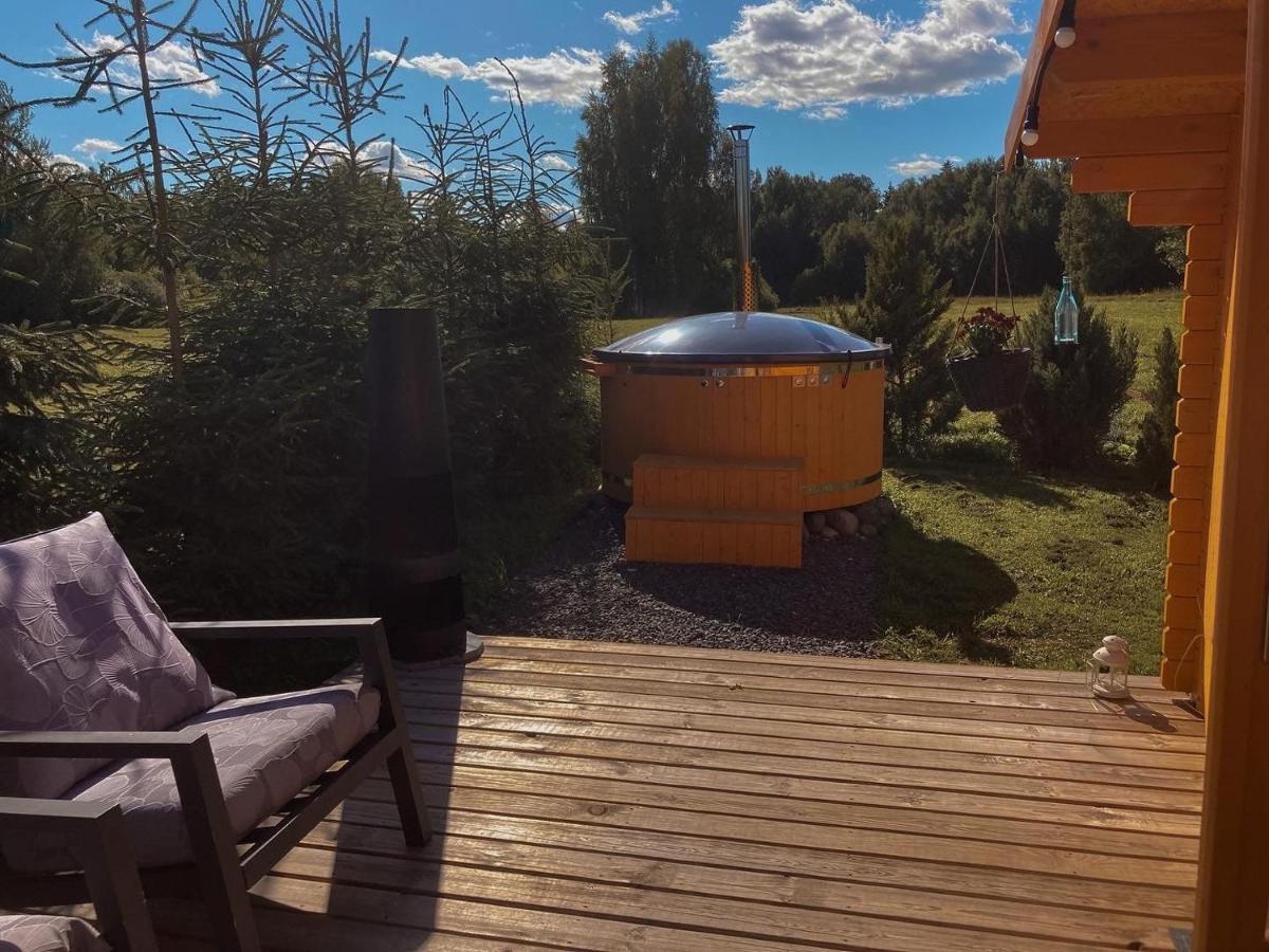 Maison d'hôtes Starp Debesim Un Zemi à Krāslava Extérieur photo
