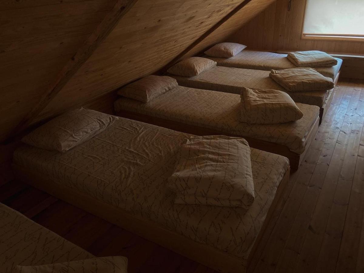 Maison d'hôtes Starp Debesim Un Zemi à Krāslava Extérieur photo