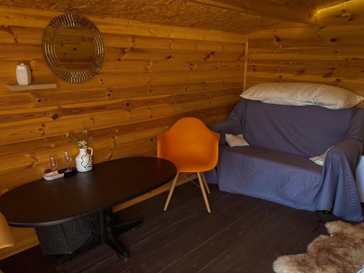 Maison d'hôtes Starp Debesim Un Zemi à Krāslava Extérieur photo